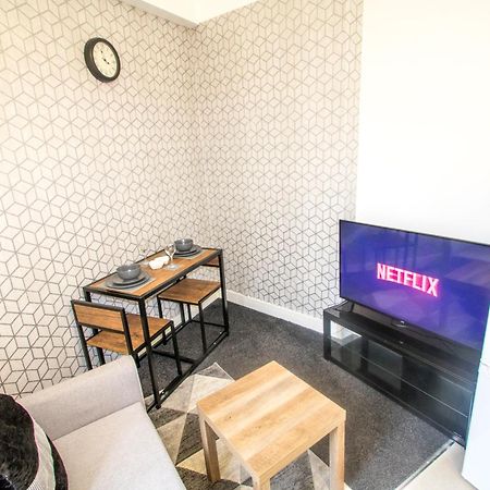 Cozy And Charming - 1 Bedroom Apartment - Free Parking, Transit Links, Close To Stadiums Manchester Exteriör bild